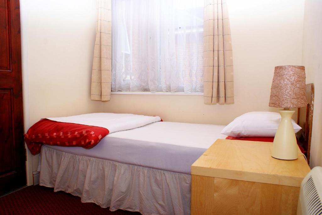 The Hindes Hotel londyńska dzielnica londyńska dzielnica Harrow Pokój zdjęcie